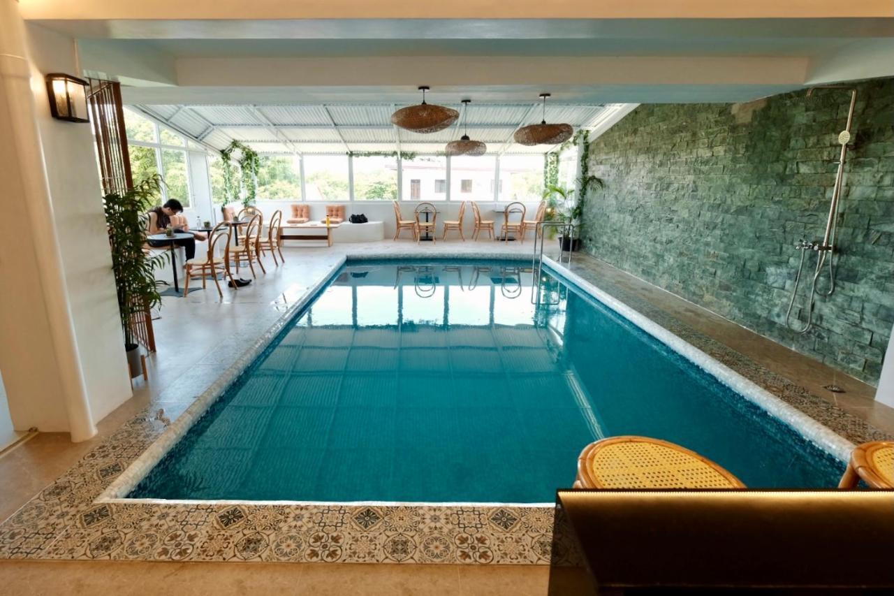Beds & Friends Hostel Mactan With Pool And Bar Île de Mactan Extérieur photo